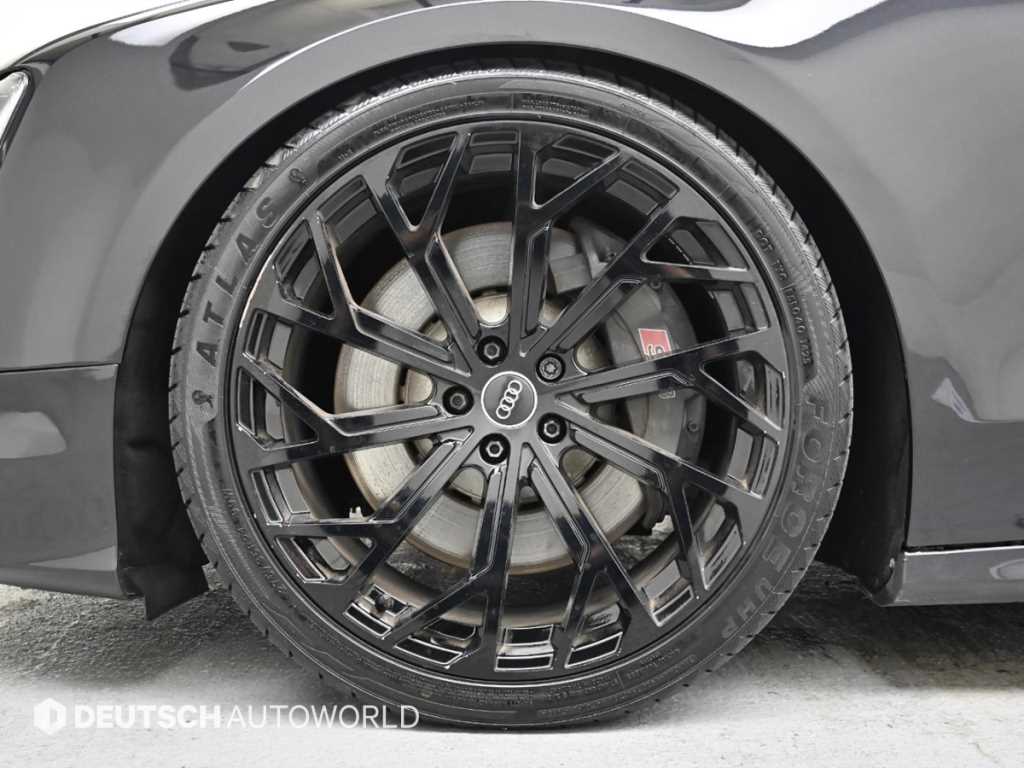 Audi S8 — photo 05