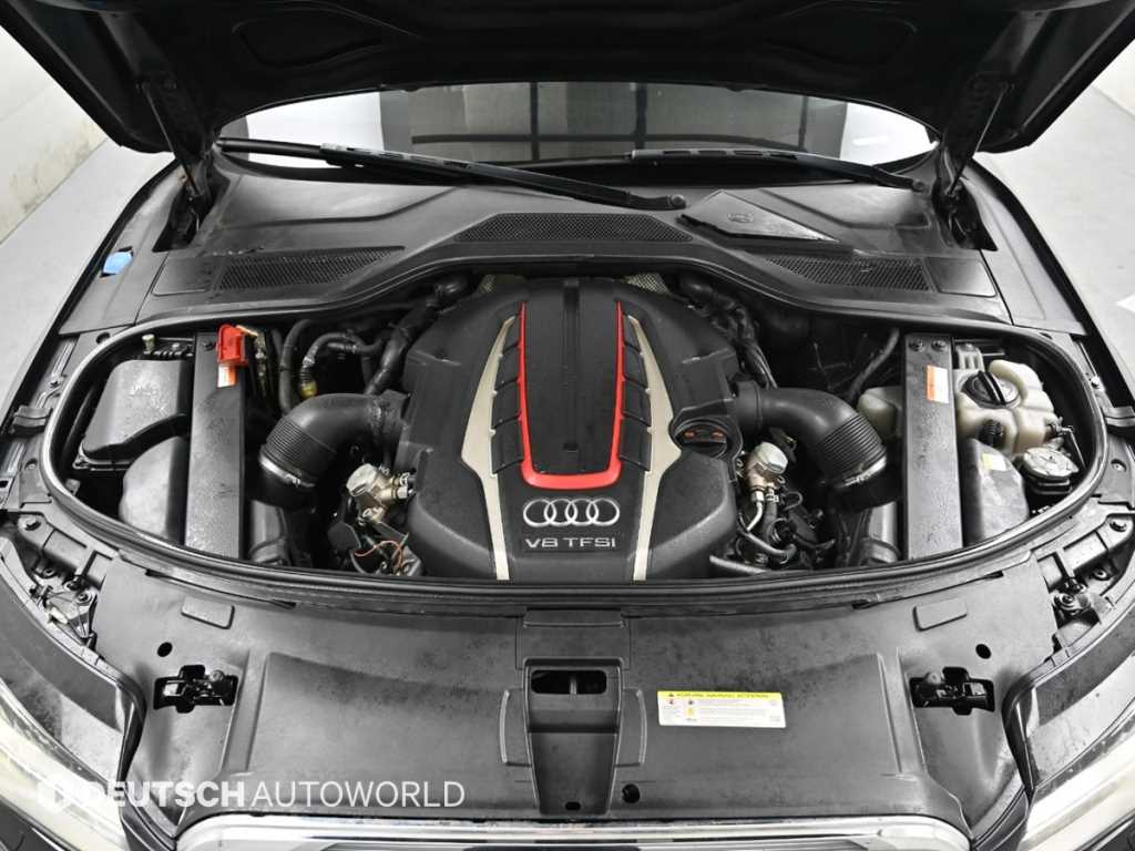 Audi S8 — photo 06