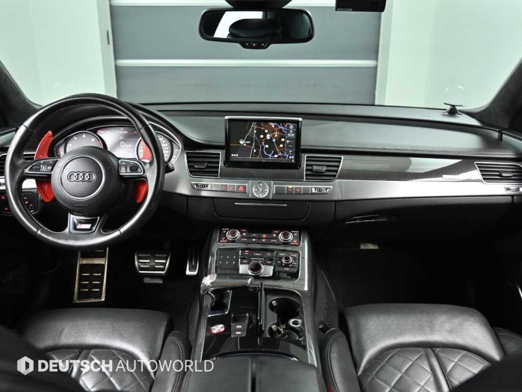 Audi S8 — photo 07