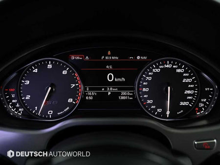 Audi S8 — photo 08
