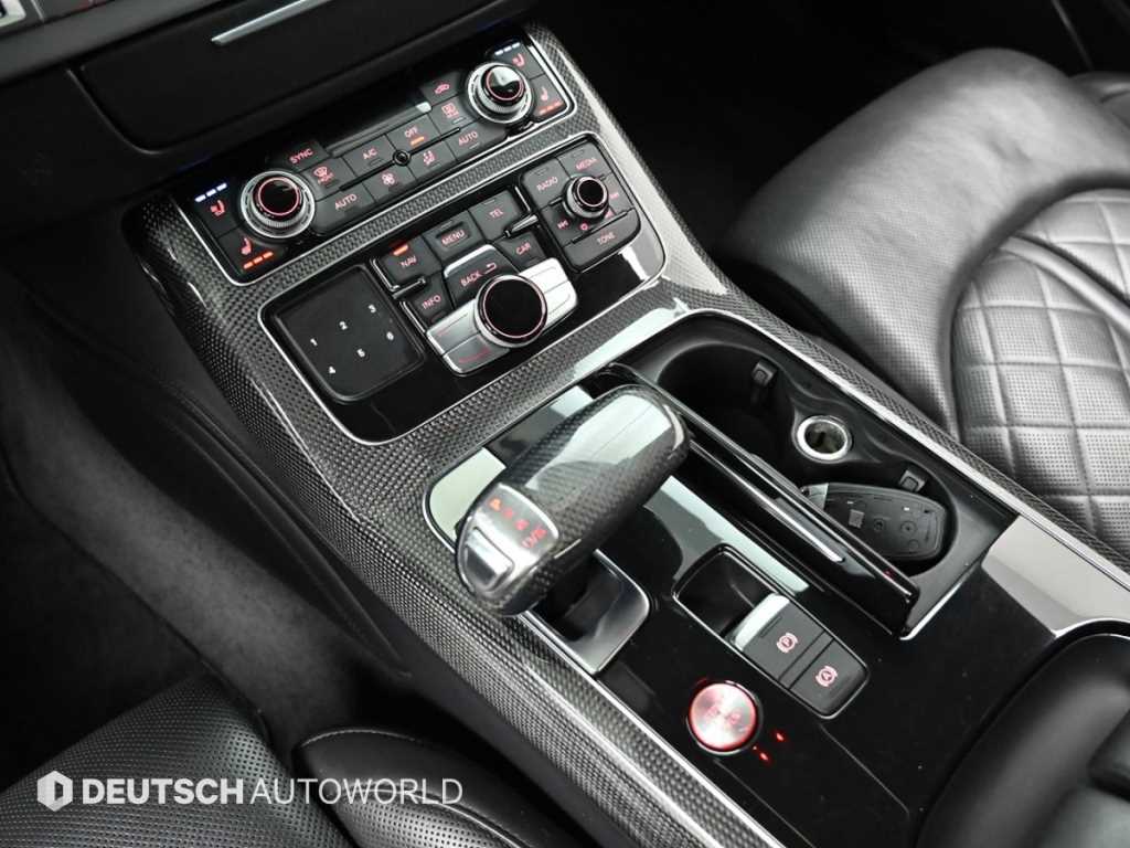 Audi S8 — photo 09