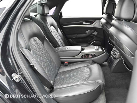 Audi S8 — photo 12