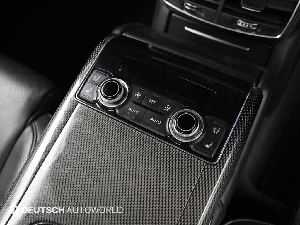 Audi S8 — photo 16