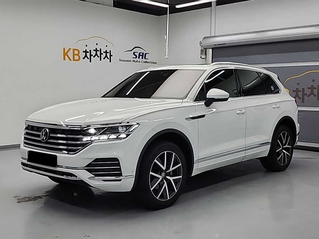 Volkswagen Touareg — photo 01