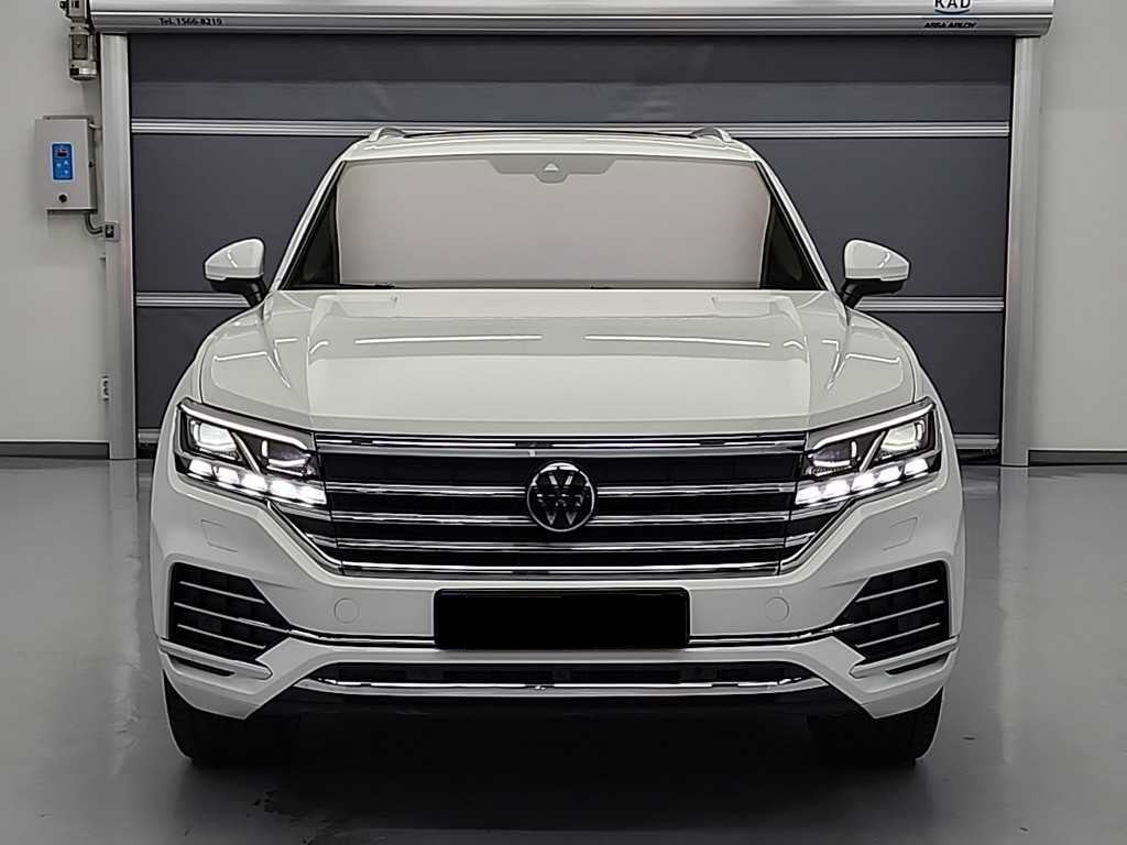 Volkswagen Touareg — photo 02