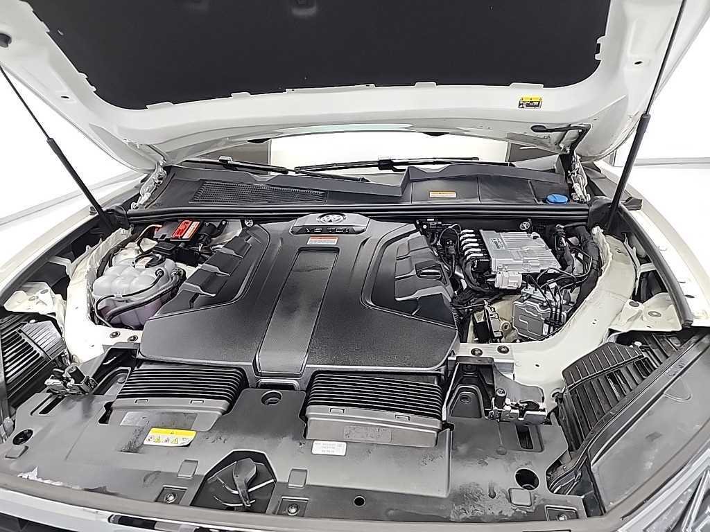 Volkswagen Touareg — photo 05