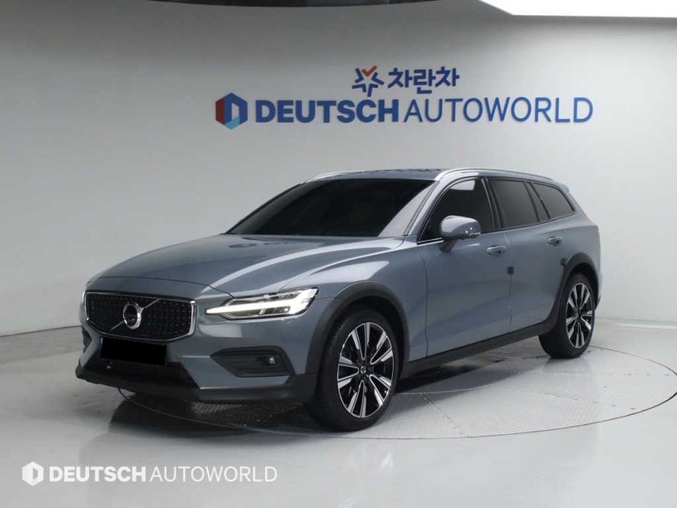 Volvo V60 — photo 01