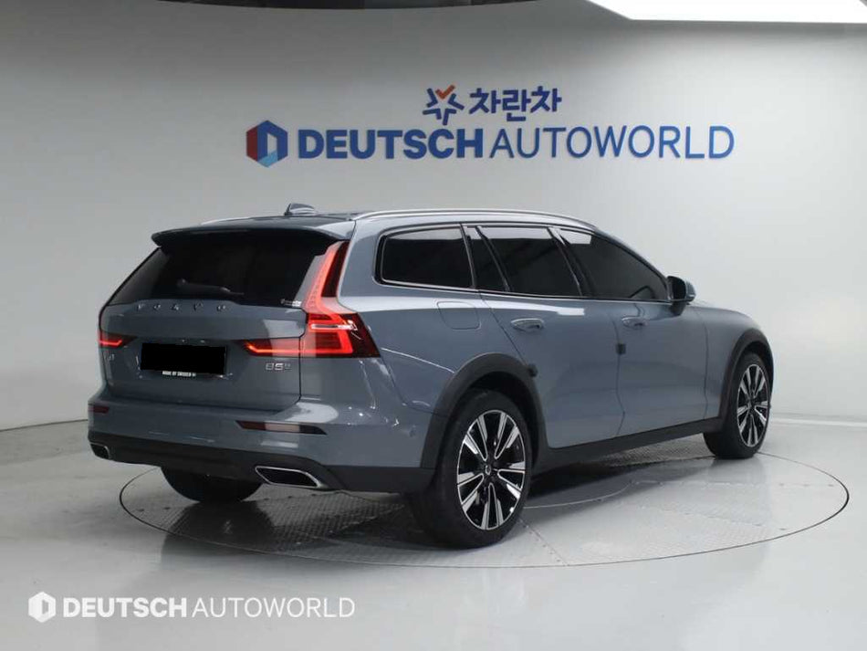 Volvo V60 — photo 02