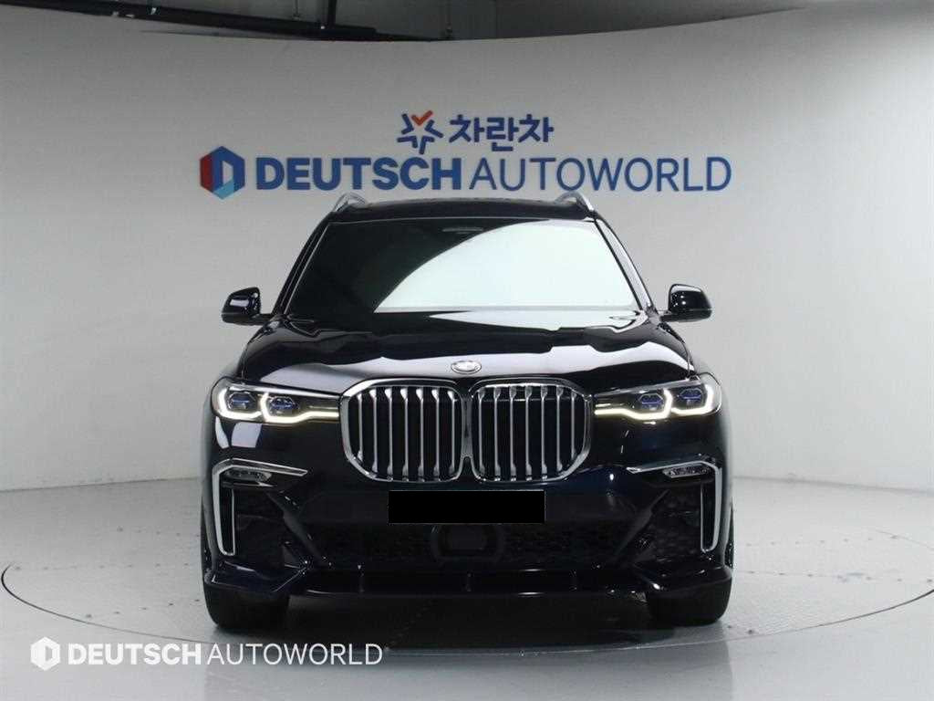 BMW X7 — photo 03