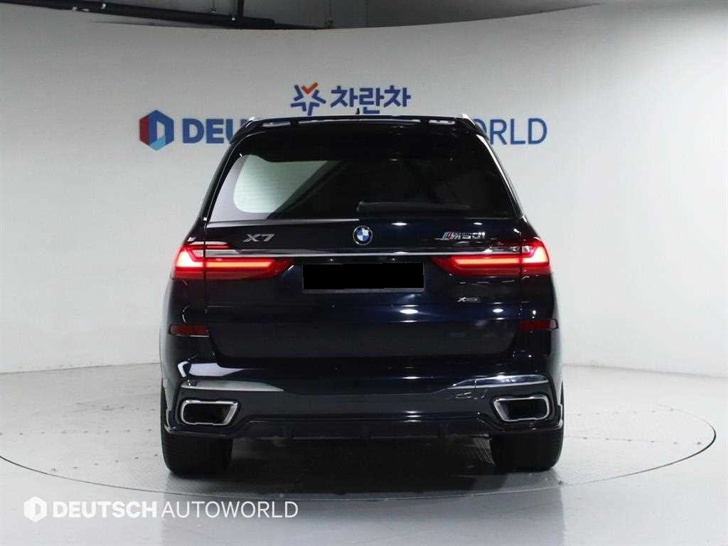 BMW X7 — photo 04