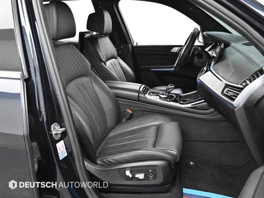 BMW X7 — photo 10