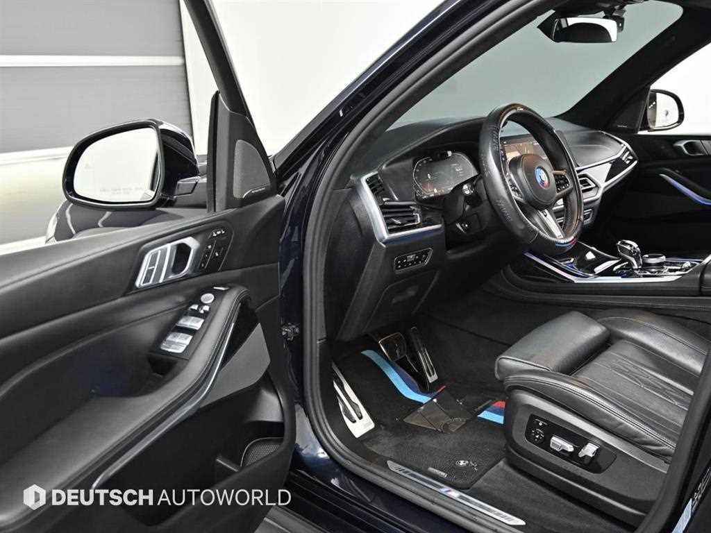 BMW X7 — photo 11