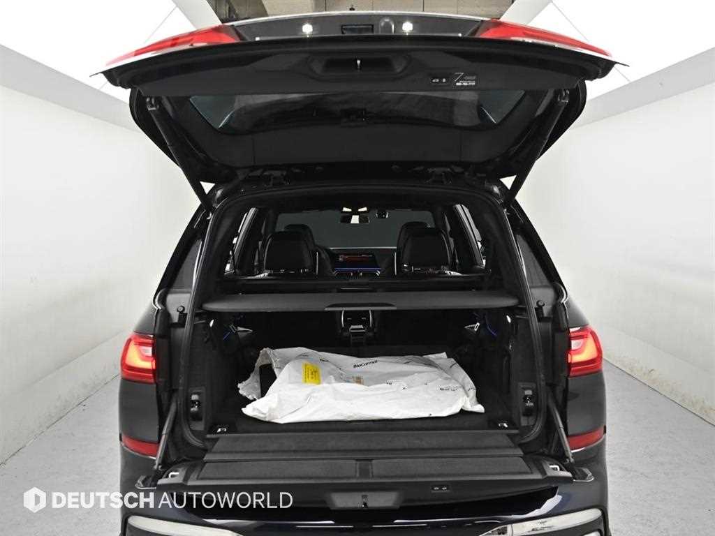 BMW X7 — photo 19