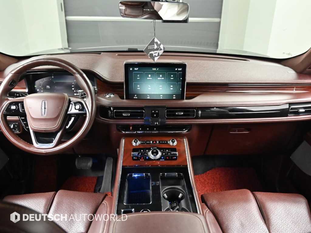 Lincoln Aviator — photo 07
