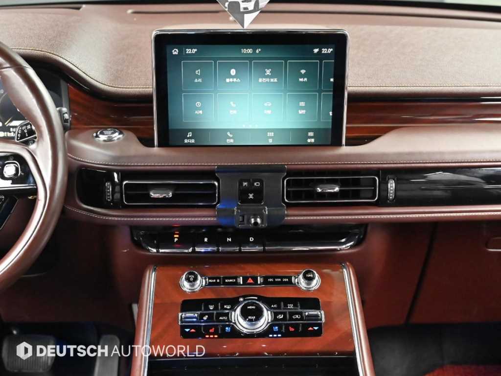Lincoln Aviator — photo 14