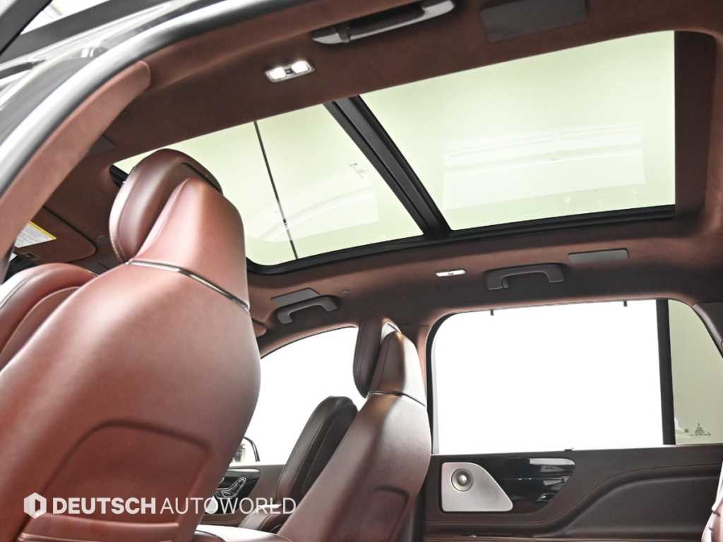 Lincoln Aviator — photo 19