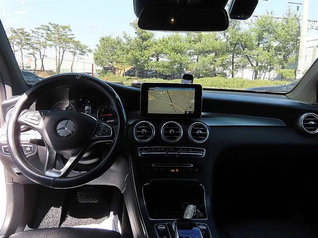 Mercedes-Benz GLC-Class — photo 07
