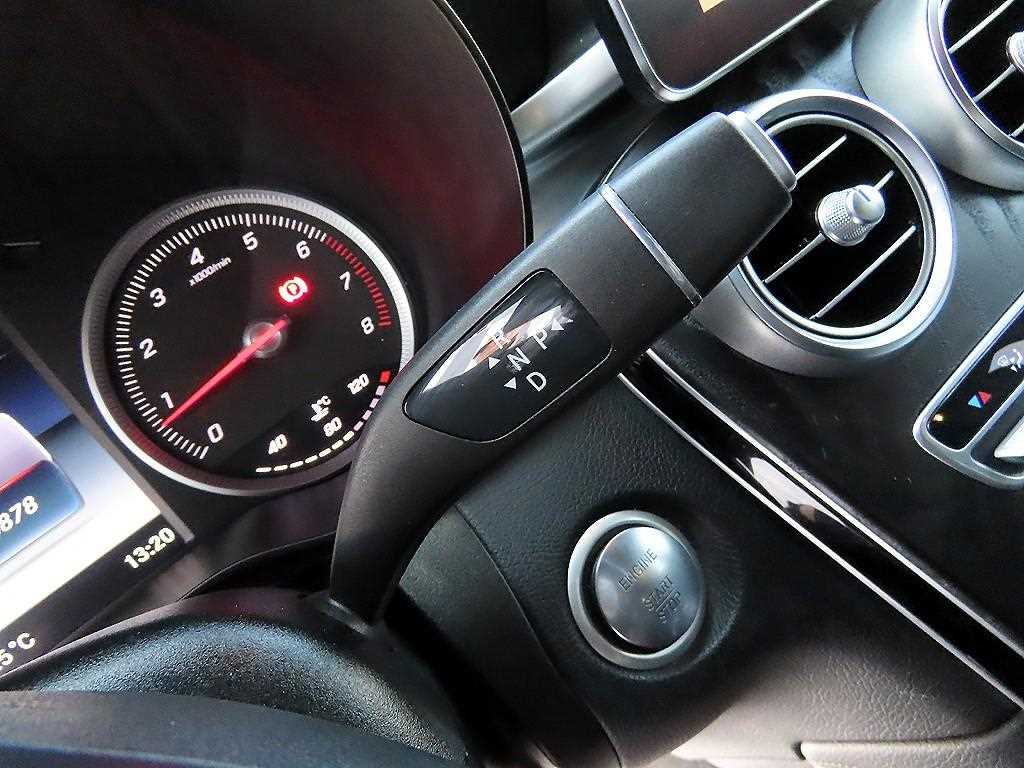 Mercedes-Benz GLC-Class — photo 10