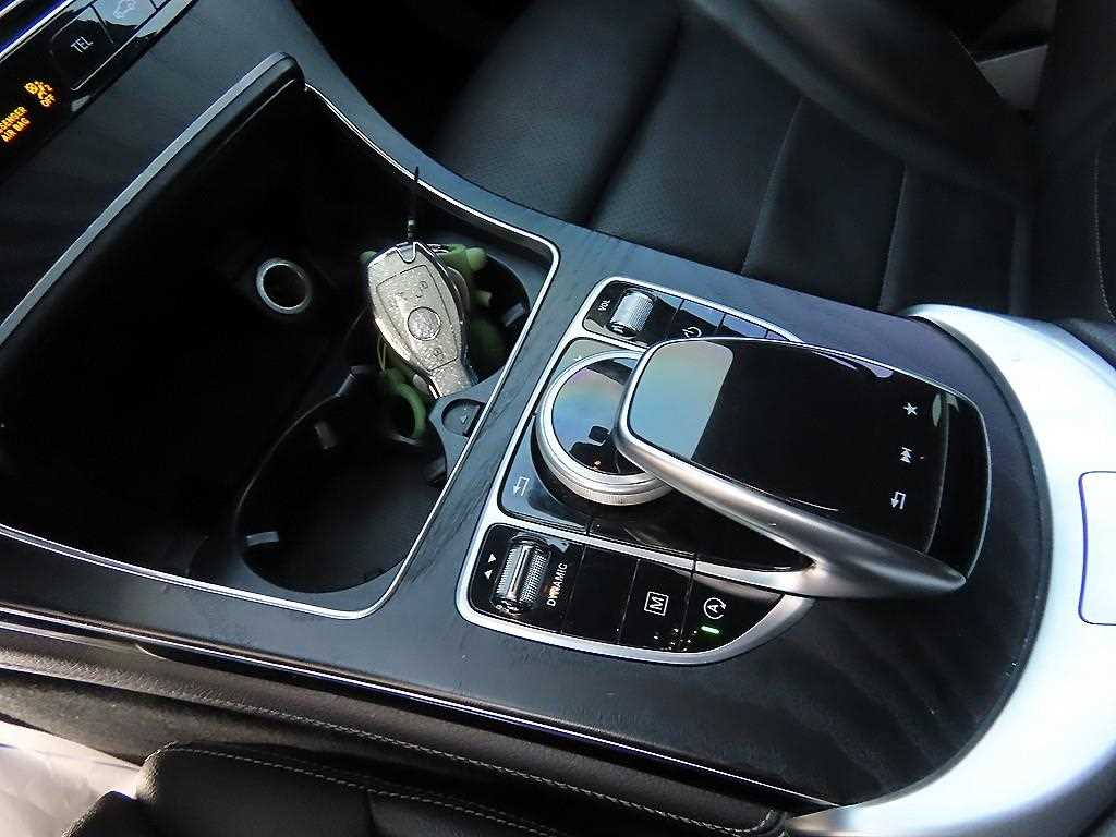 Mercedes-Benz GLC-Class — photo 11