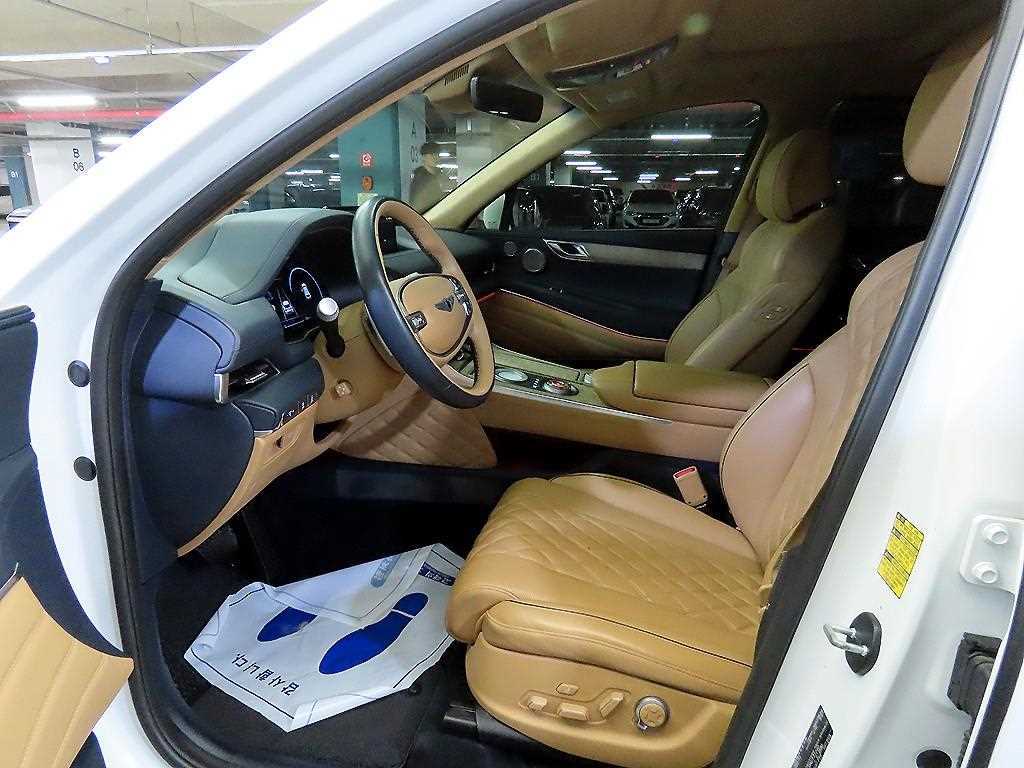 Genesis GV80 — photo 06