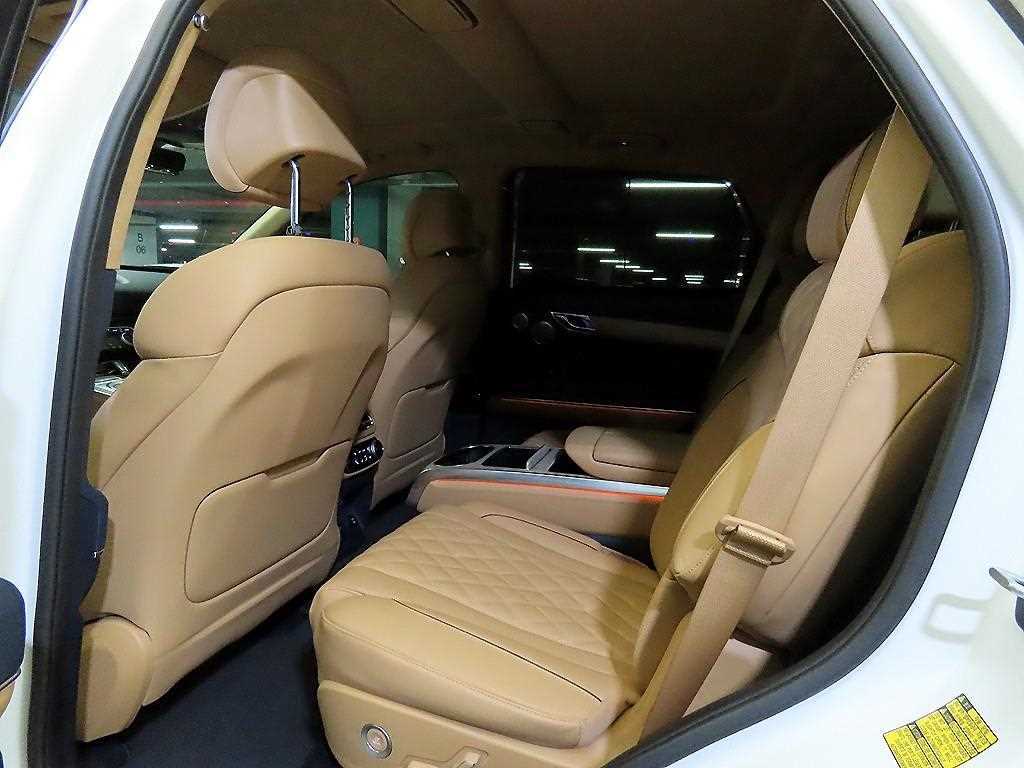 Genesis GV80 — photo 07