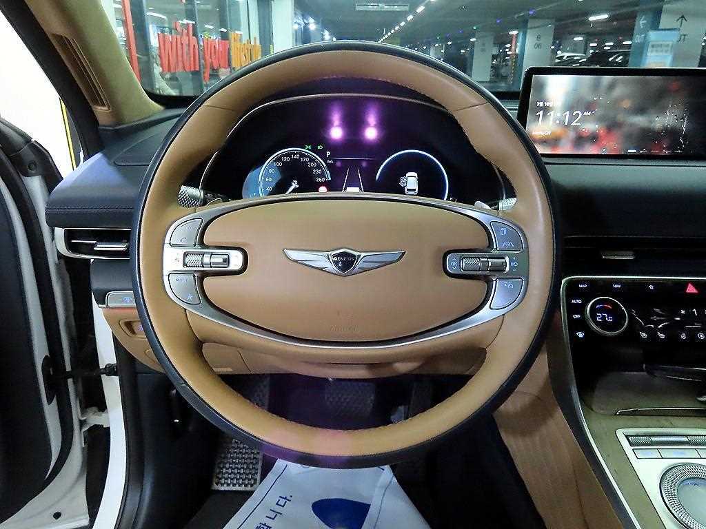 Genesis GV80 — photo 08