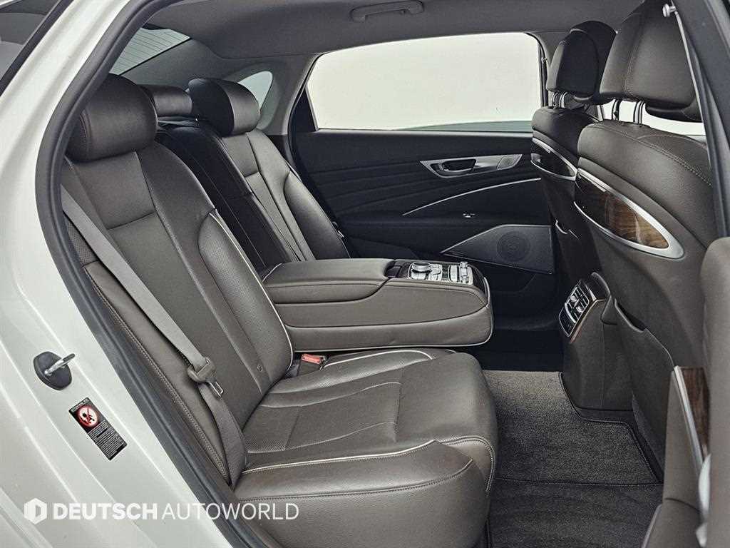 Kia K9 — photo 12