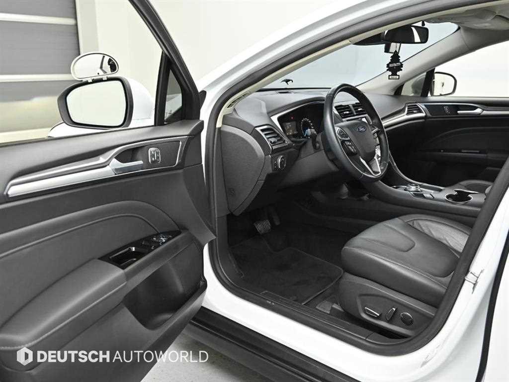 Ford Mondeo — photo 11