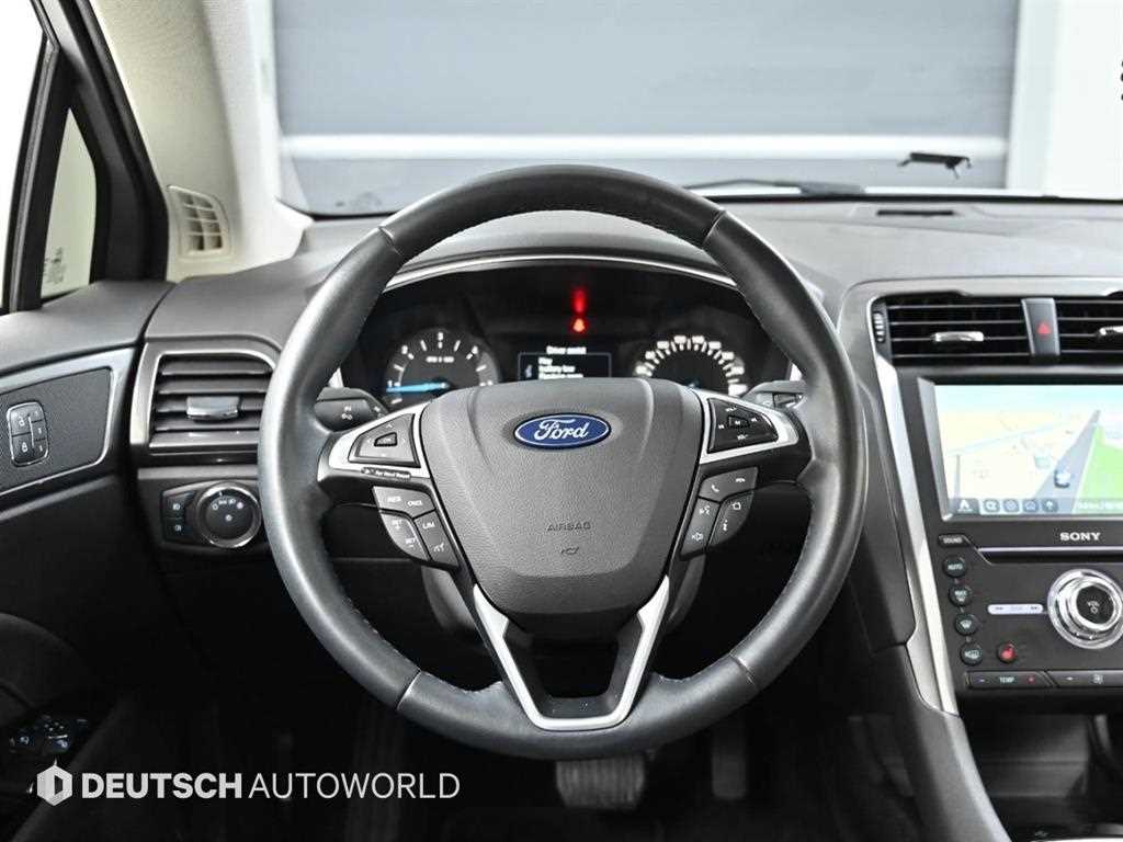 Ford Mondeo — photo 13