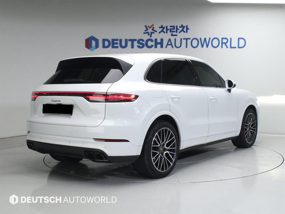 Porsche Cayenne — photo 02