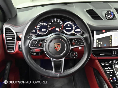 Porsche Cayenne — photo 13
