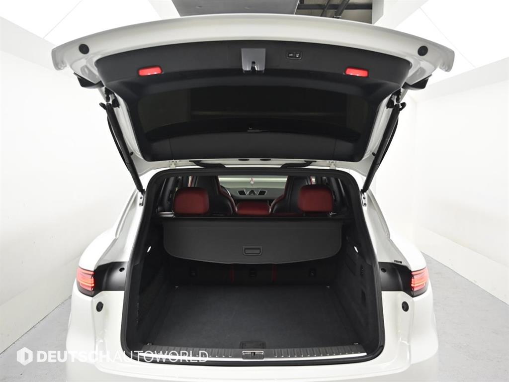 Porsche Cayenne — photo 19