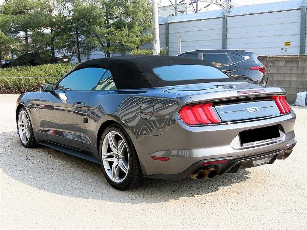 Ford Mustang — photo 04