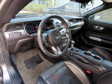 Ford Mustang — photo 11