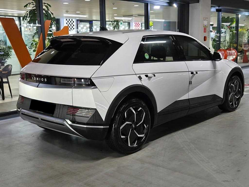 Hyundai Ioniq5 — photo 03