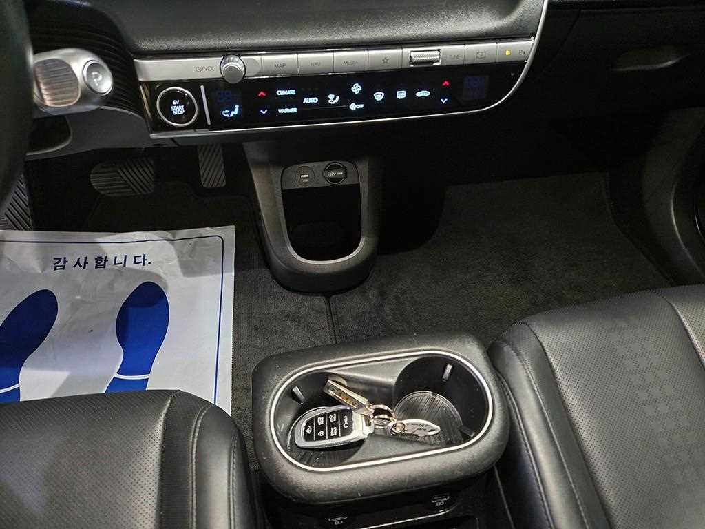 Hyundai Ioniq5 — photo 12