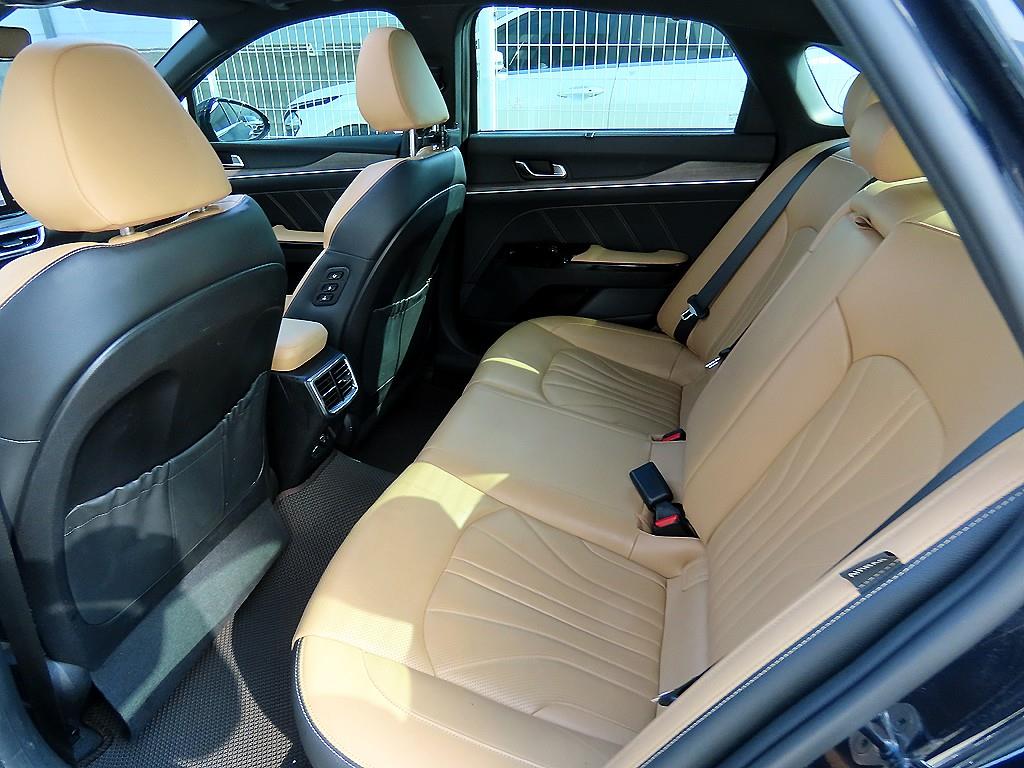 Kia K5 — photo 06