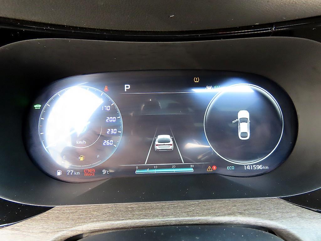Kia K5 — photo 09