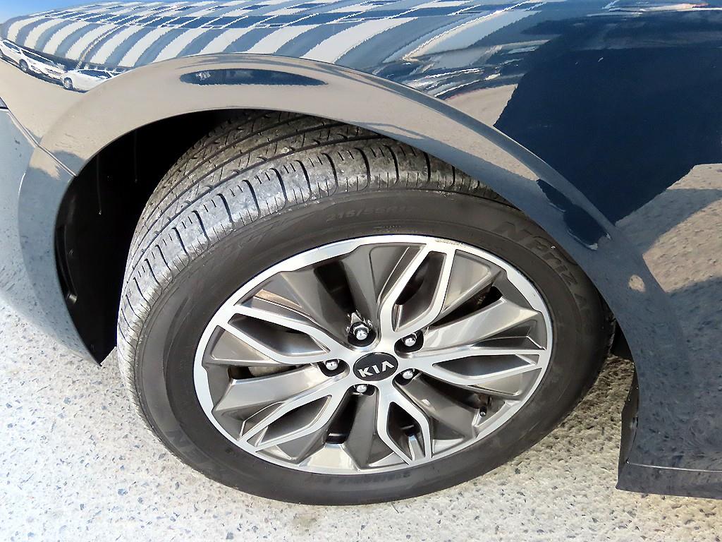 Kia K5 — photo 20