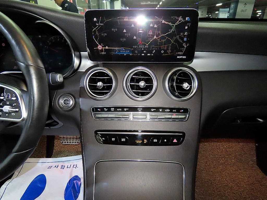 Mercedes-Benz GLC-Class — photo 11