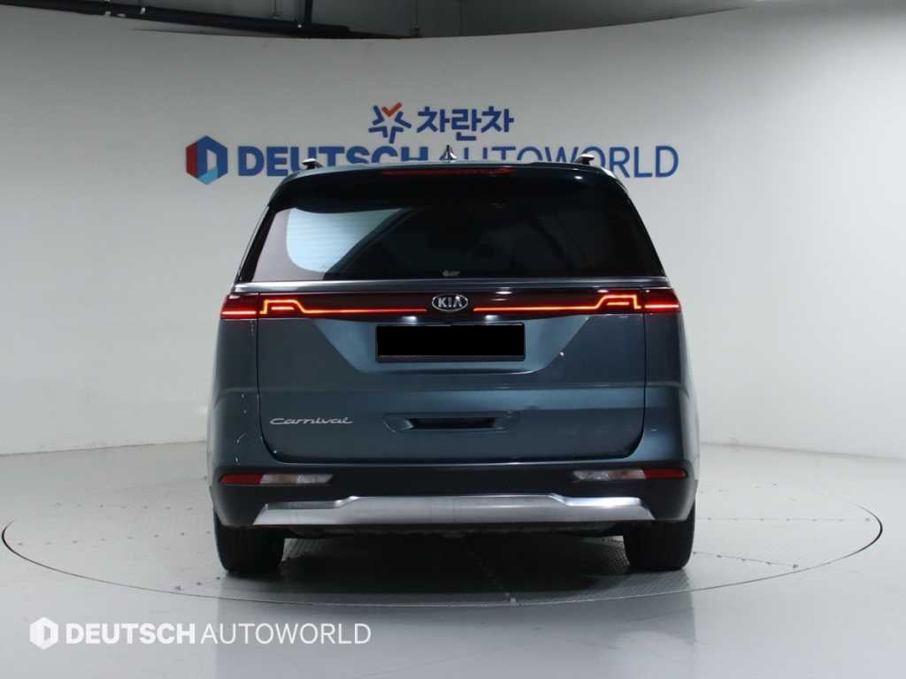 Kia Carnival — photo 04