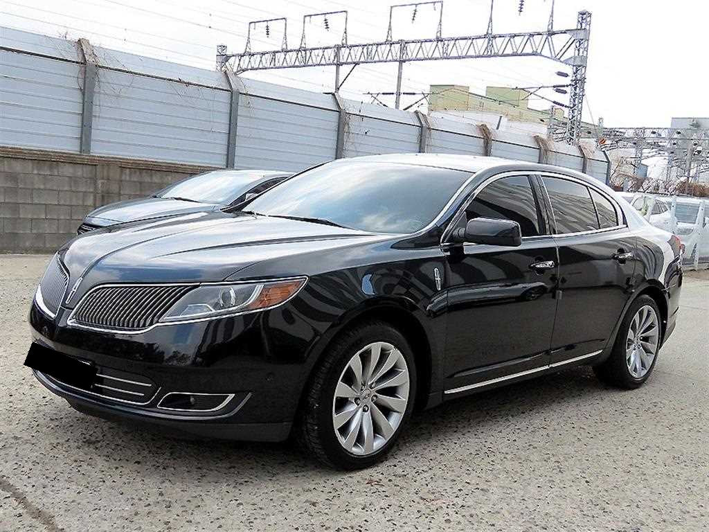 Lincoln MKS — photo 02