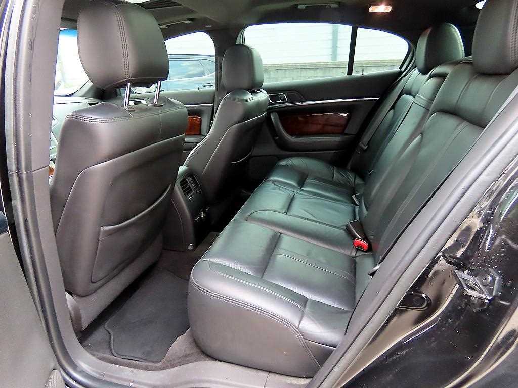 Lincoln MKS — photo 06