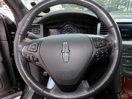 Lincoln MKS — photo 08
