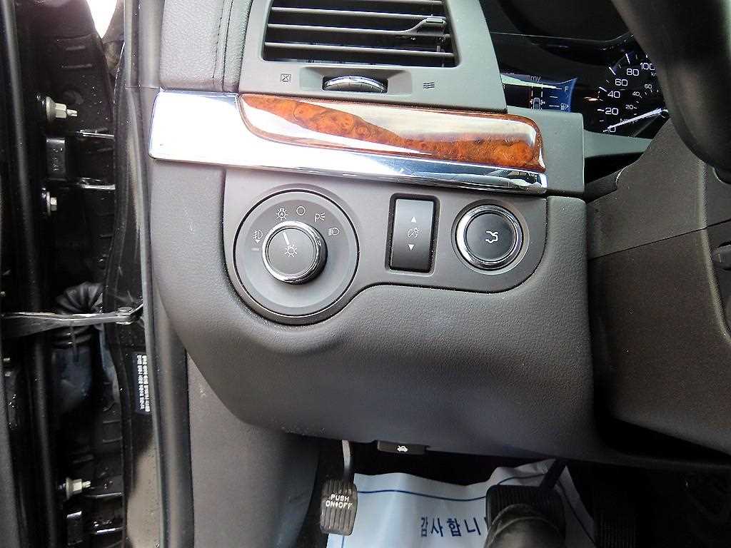 Lincoln MKS — photo 12