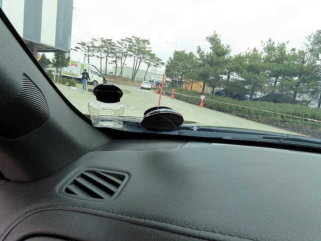 Lincoln MKS — photo 16