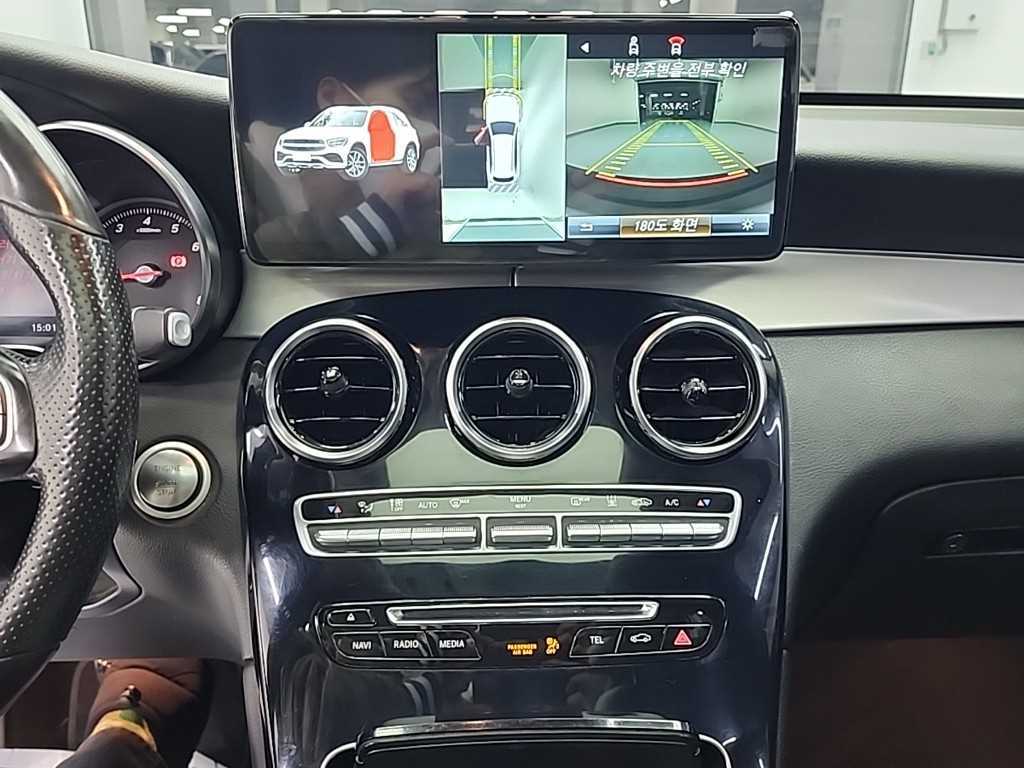 Mercedes-Benz GLC-Class — photo 10