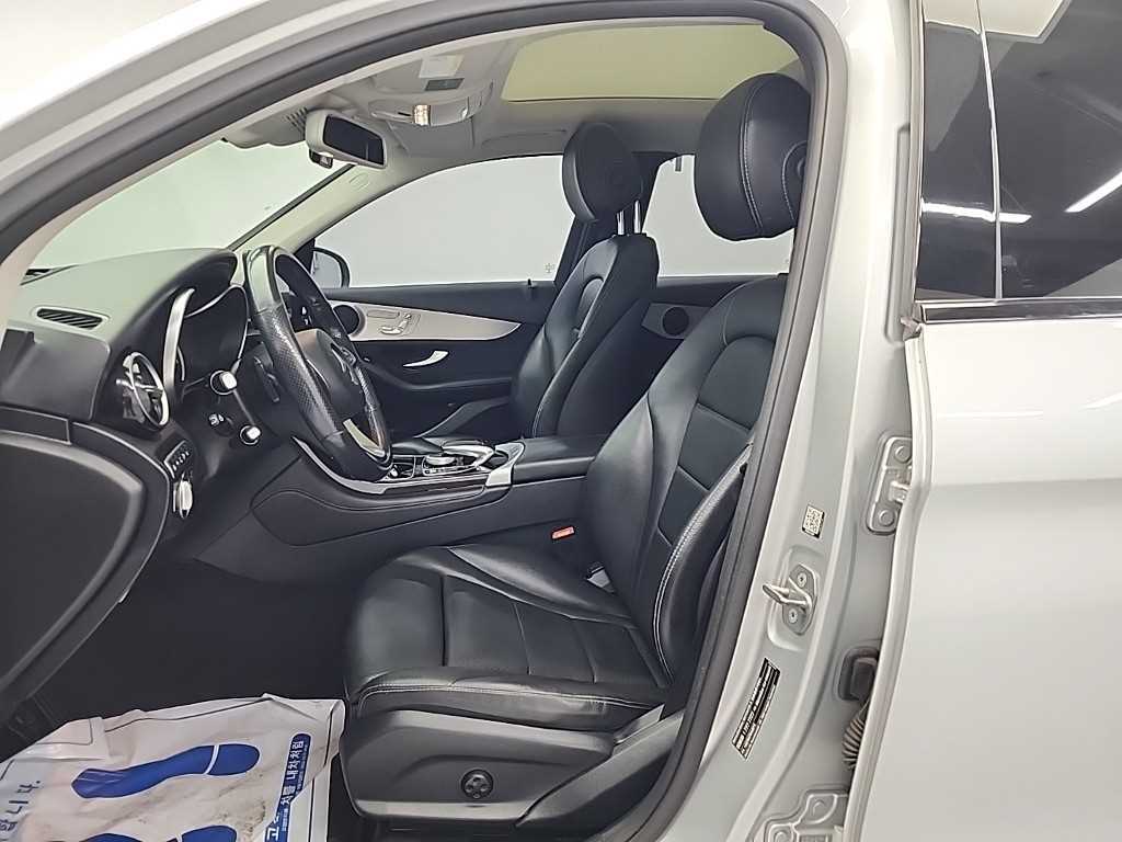 Mercedes-Benz GLC-Class — photo 11