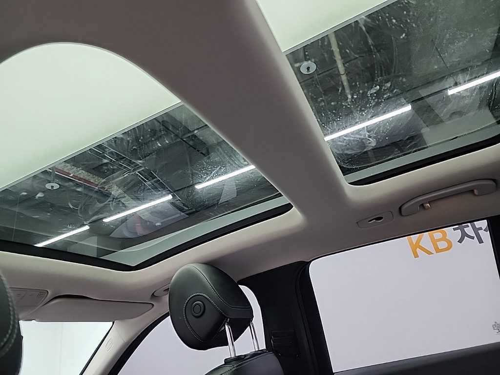Mercedes-Benz GLC-Class — photo 15