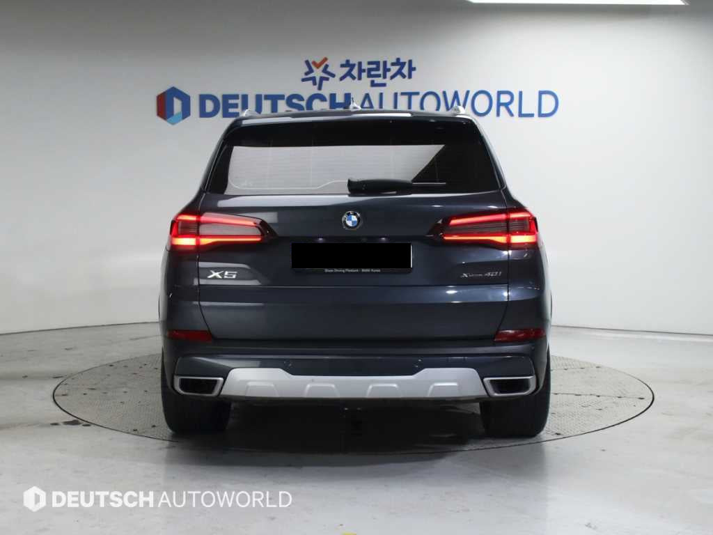 BMW X5 — photo 04